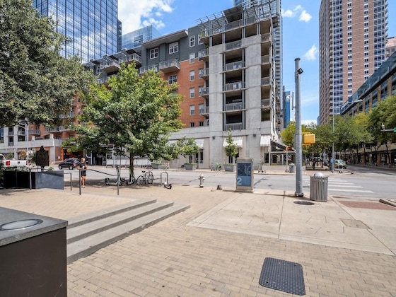 Gallery - Kasa Downtown Austin