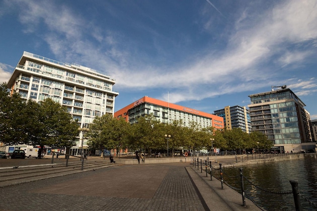 Gallery - Austin David Apt - Amazing Dock View