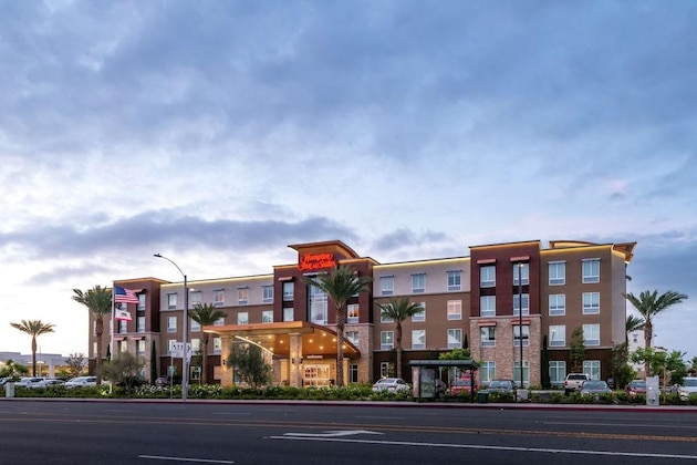 Gallery - Hampton Inn & Suites Buena Park