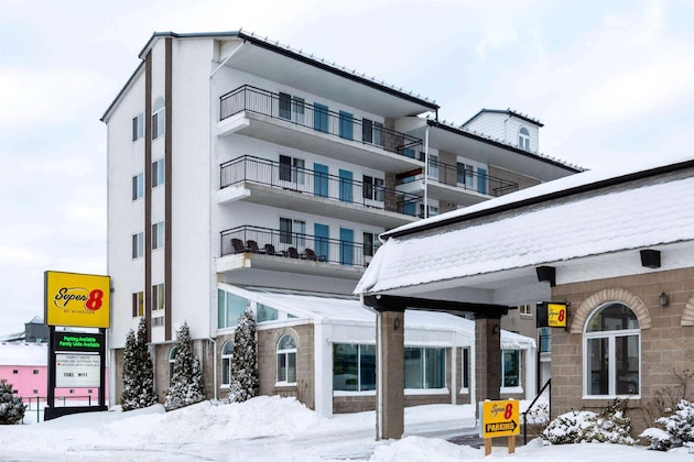 Gallery - Super 8 By Wyndham Niagara Falls By The Falls