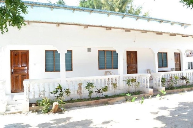 Gallery - Union Beach Bungalows