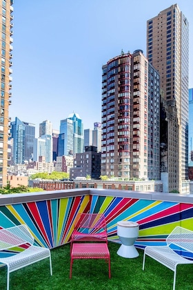 Gallery - Pod Times Square