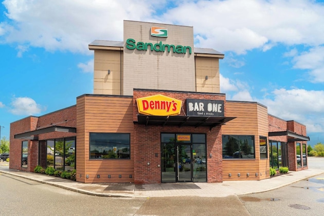 Gallery - Sandman Hotel Abbotsford Airport