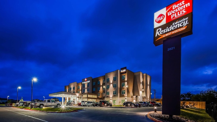Gallery - Wingate By Wyndham Austin North