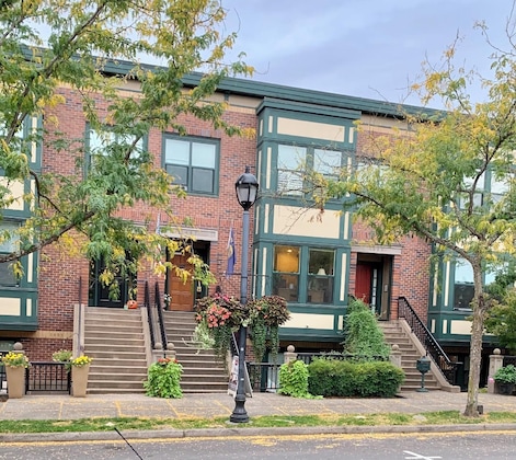 Gallery - The Orenco Station Hotel