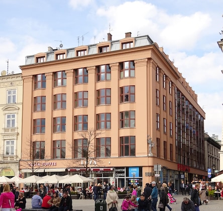 Gallery - Feniks Main Square By Fragola Collection