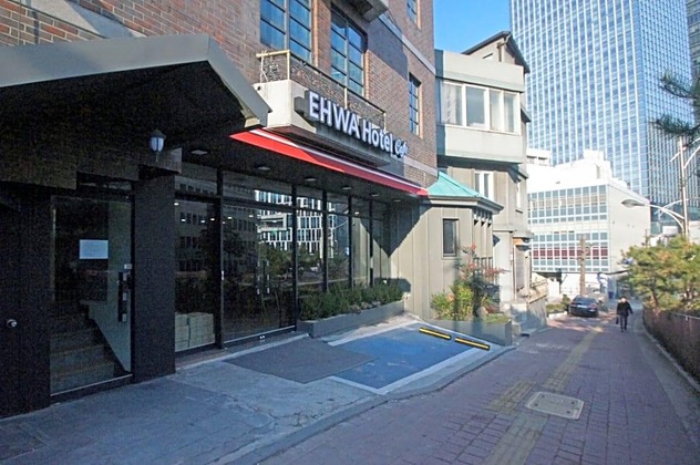 Gallery - Ehwa In Myeongdong