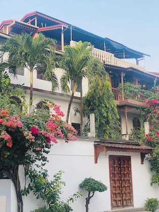 Gallery - Garden Lodge