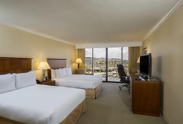 Gallery - Crowne Plaza Ontario