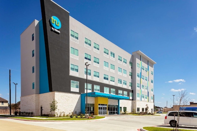 Gallery - Tru By Hilton Cypress Houston