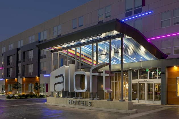 Gallery - Aloft Savannah Downtown Historic District