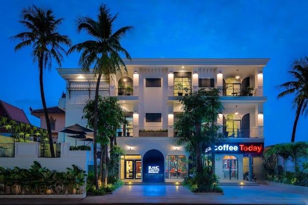 Gallery - Blanc Smith Residence
