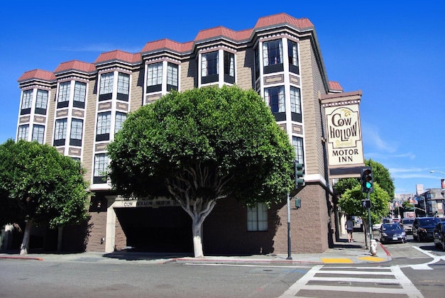 Gallery - Cow Hollow Inn & Suites