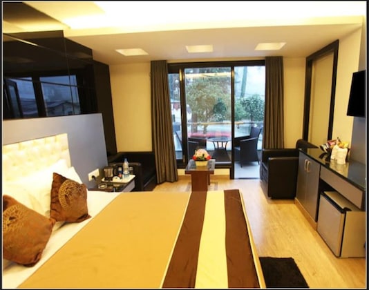 Gallery - OYO 12860 Hotel Red Leaf