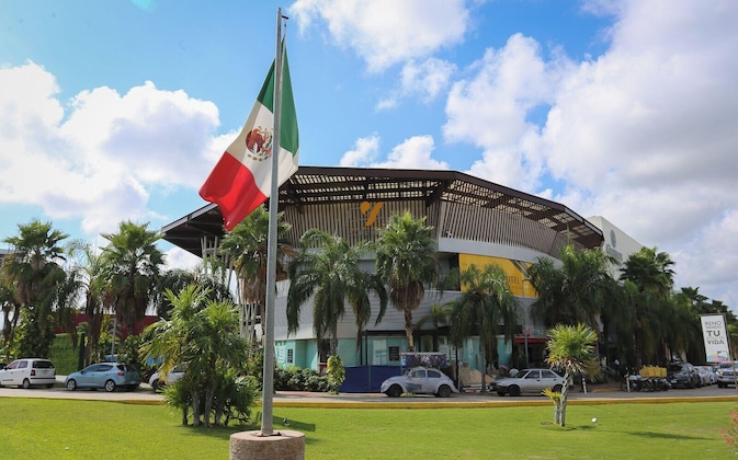 Gallery - The Yellow Capsule Cancun Close To Airport