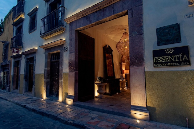 Gallery - The Essentia Hotel - Sma