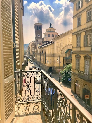 Gallery - Royal Palace Luxury Suites & Hotel