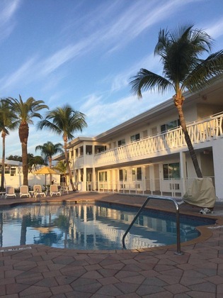 Gallery - Downtown Hollywood Gardens Inn & Suites