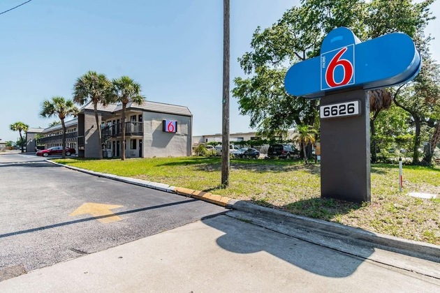 Gallery - Motel 6 Tampa, Fl