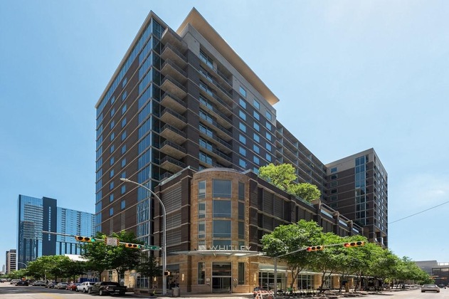 Gallery - Kasa Lady Bird Lake Austin