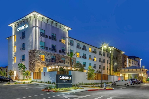 Gallery - Hotel Centro Sonoma Wine Country, Tapestry By Hilton