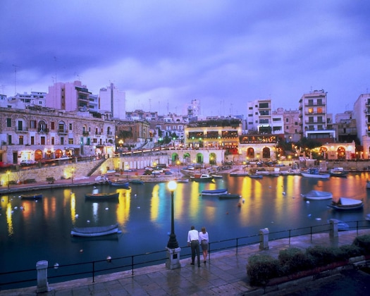 Gallery - Seafront Lux Apart Inc Pool, Upmarket Area