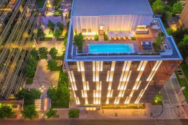 Gallery - Hall Arts Hotel Dallas