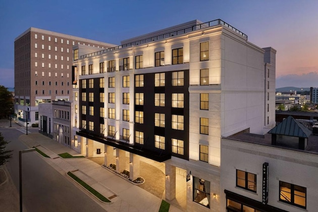 Gallery - 106 Jefferson Huntsville, Curio Collection By Hilton