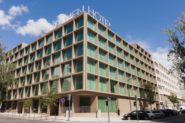 Gallery - Lumen Hotel and the Lisbon Light Show
