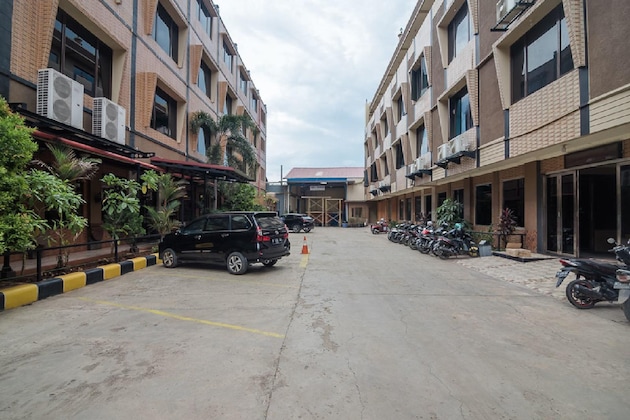Gallery - Reddoorz Plus Near Soekarno Hatta Airport 2
