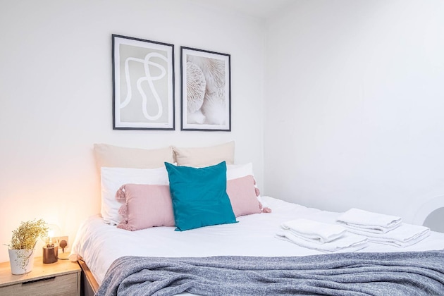 Gallery - Union Bank Apartments