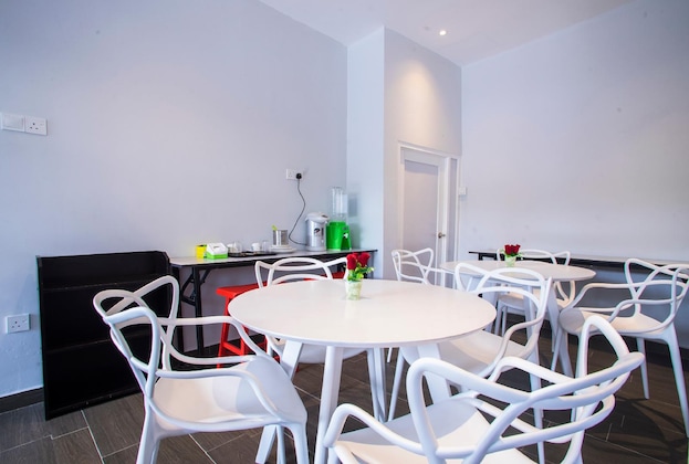 Gallery - Super Oyo Gs Hotels Near Strand Mall