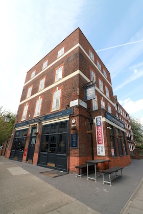 Gallery - Three Falcons Hotel