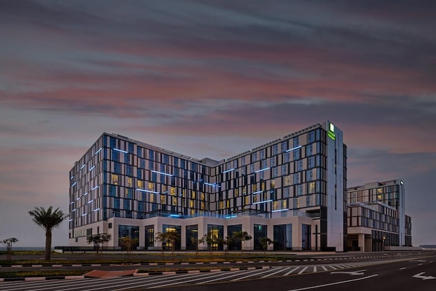 Gallery - Staybridge Suites Dubai Al Maktoum Airport Hotel