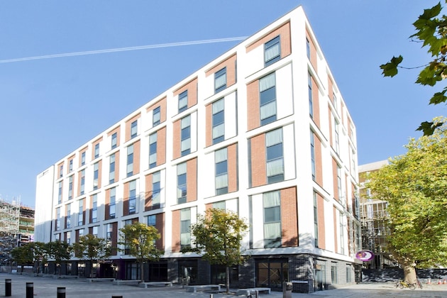 Gallery - Premier Inn Bristol City Centre (Finzels Reach)