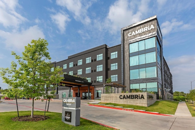 Gallery - Cambria Hotel Austin Airport