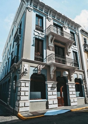 Gallery - El Colonial - Adults Only