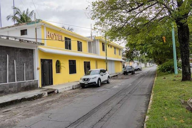 Gallery - OYO Hotel Marias