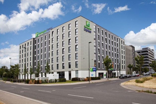 Gallery - Holiday Inn Express Düsseldorf Airport, An Ihg Hotel