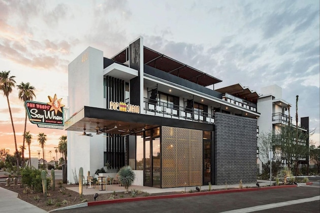 Gallery - Rise Uptown Hotel