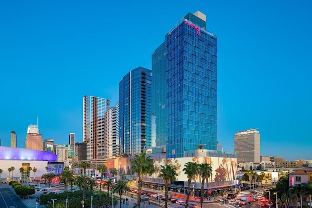 Gallery - Moxy Downtown Los Angeles