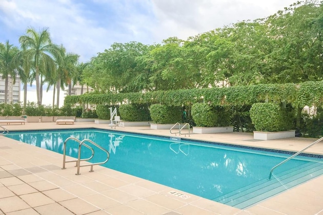 Gallery - Luxury Four Seasons Resort Great Views