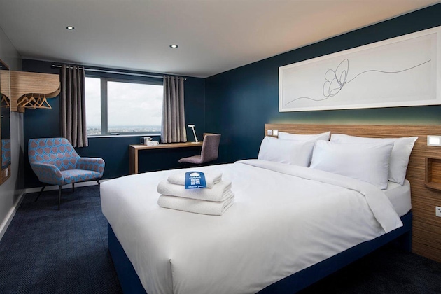 Gallery - Travelodge London Docklands Central