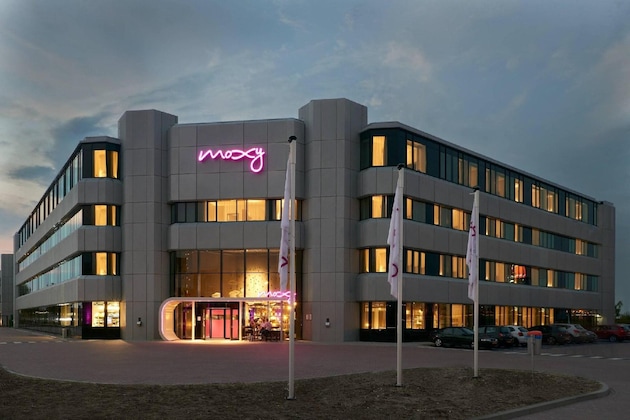 Gallery - Moxy Amsterdam Schiphol Airport