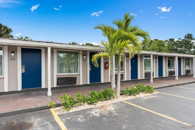 Gallery - Travelodge By Wyndham Kissimmee Orlando