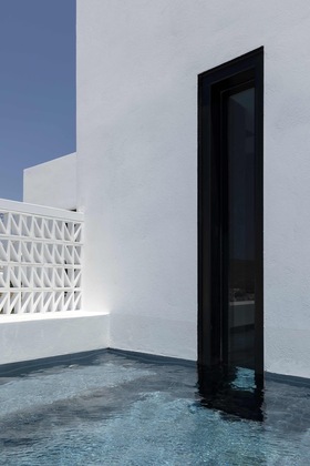 Gallery - Cubic Mykonos Seafront Design Suites