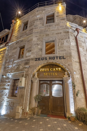 Gallery - Zeus Cave Suites