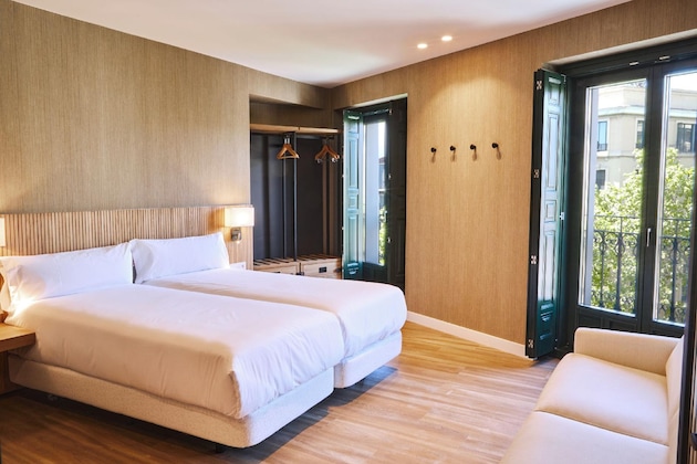 Gallery - Latroupe Prado