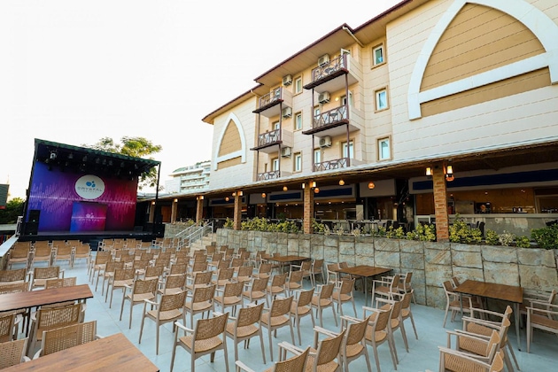 Gallery - Eos Beach Resort