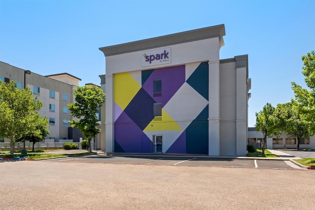 Gallery - Spark By Hilton Amarillo Medical Center